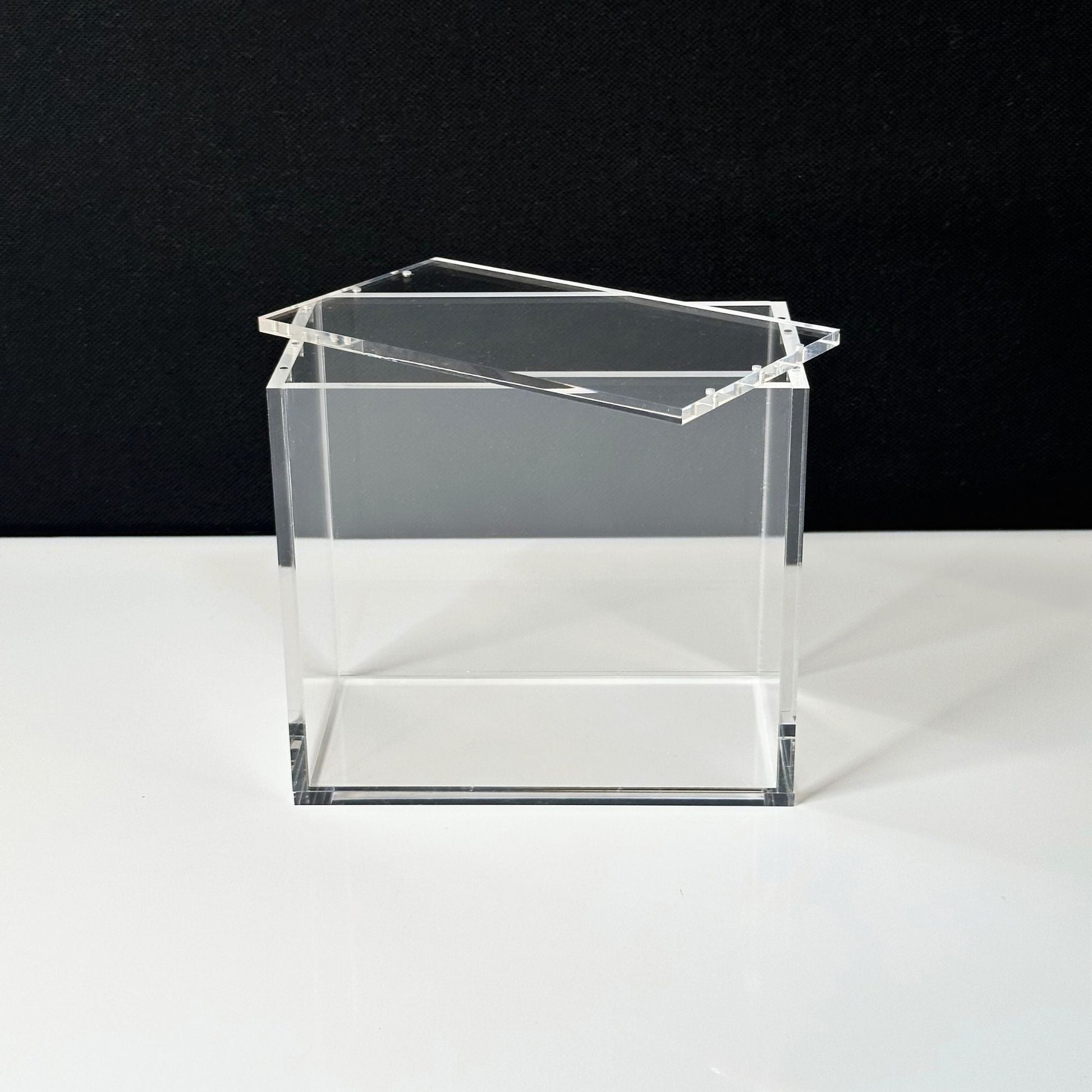 One Piece Slim Fit English OP03+ Booster Box Acrylic Case With Magnetic Lid - Booster Box Acrylic Case - TCG Armour - ENG - OP3BB