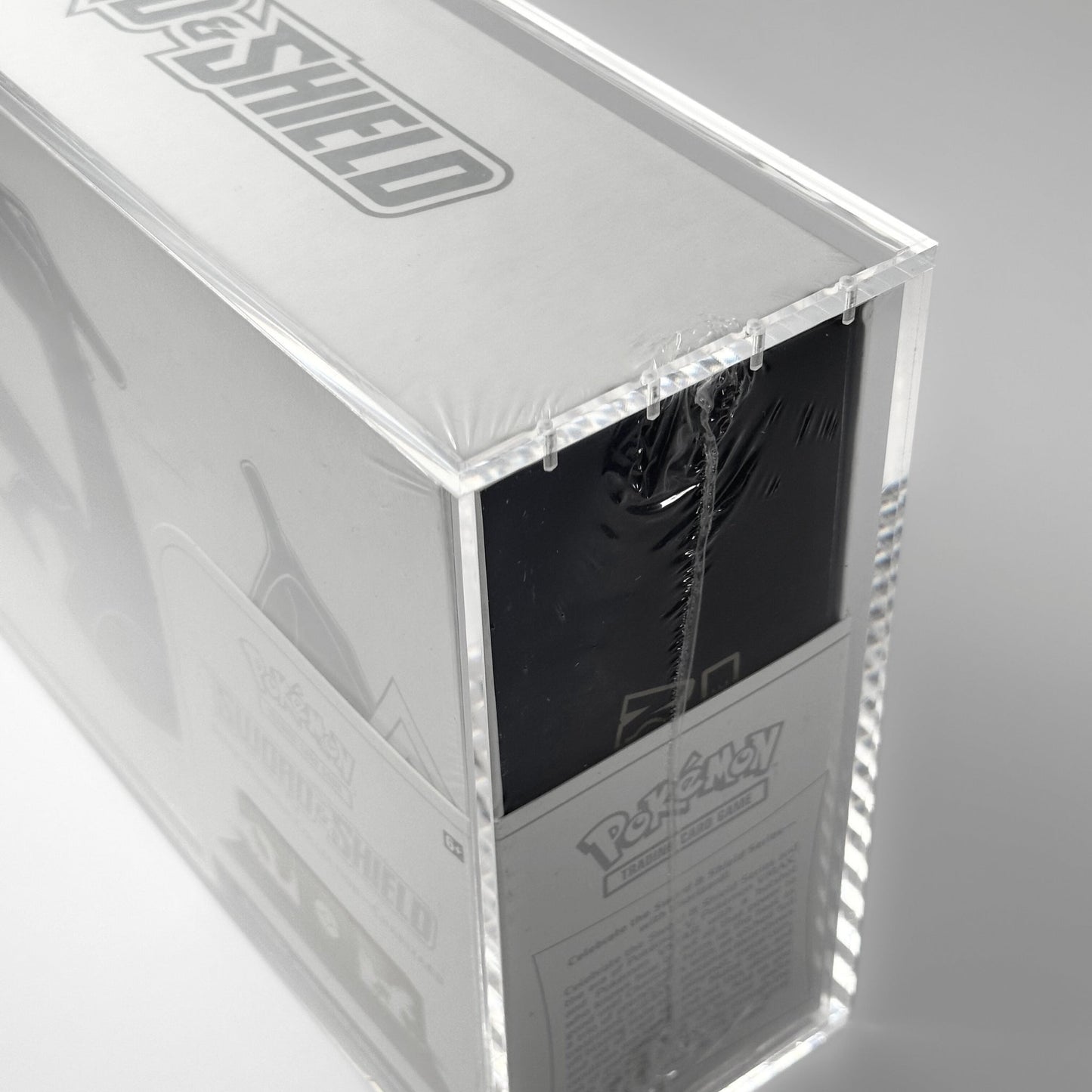 Pokemon Slim Fit Charizard Ultra Premium Collection Acrylic Case With Magnetic Lid - Ultra Premium Collection Acrylic Case - TCG Armour - ENG-CZDUPC