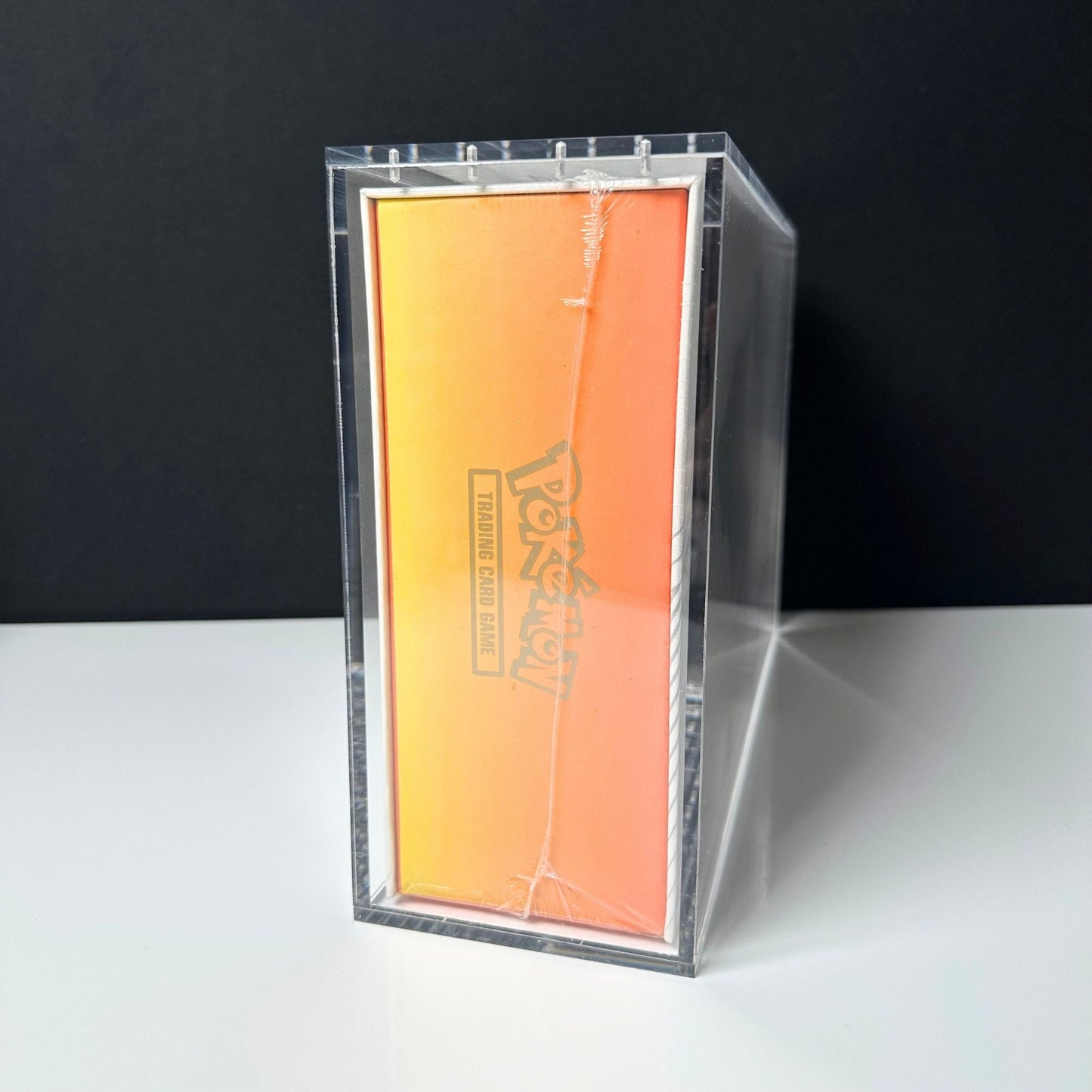 Pokemon Slim Fit Charizard Ultra Premium Collection Acrylic Case With Magnetic Lid - Ultra Premium Collection Acrylic Case - TCG Armour - ENG - CZDUPC