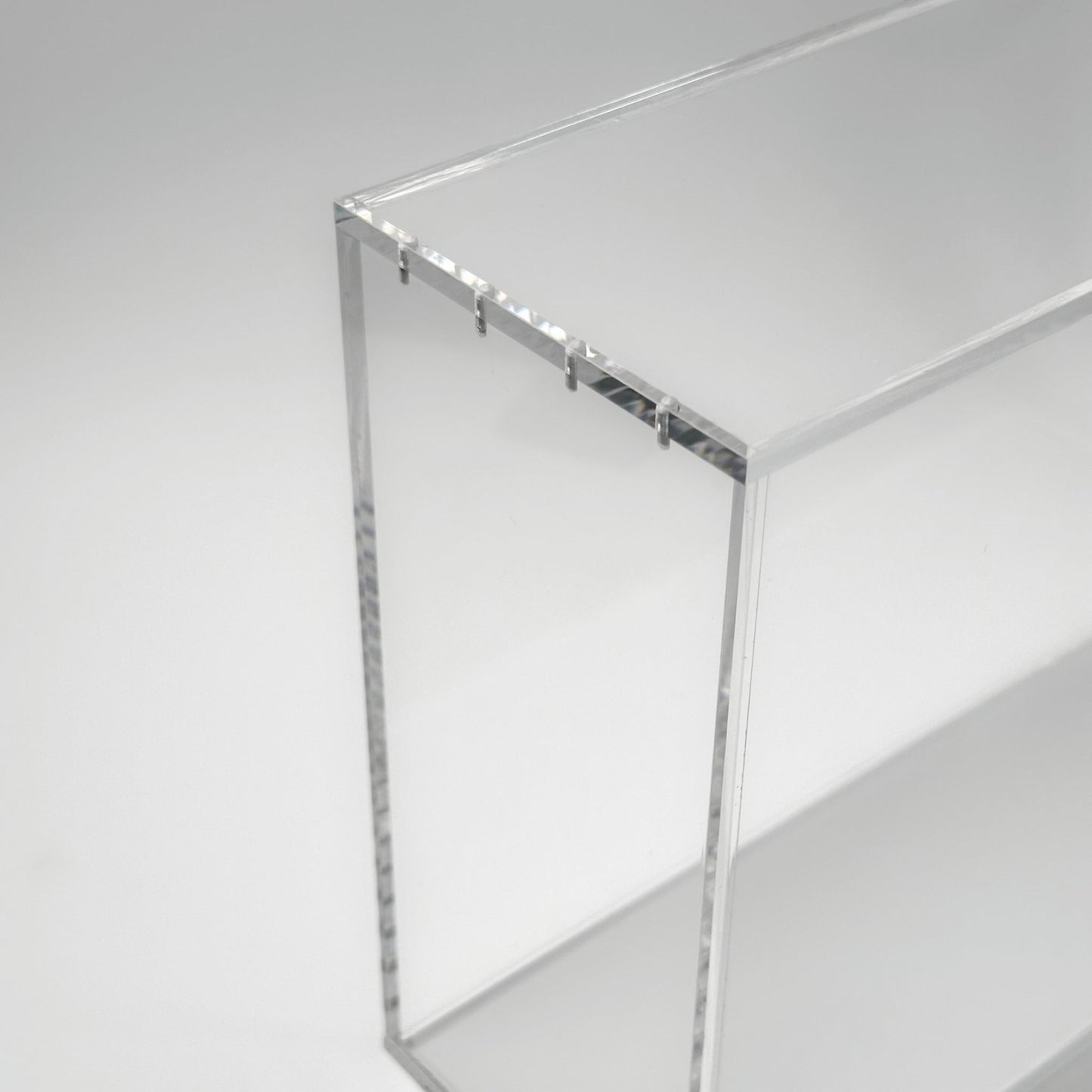 Pokemon Slim Fit Charizard Ultra Premium Collection Acrylic Case With Magnetic Lid - Ultra Premium Collection Acrylic Case - TCG Armour - ENG-CZDUPC