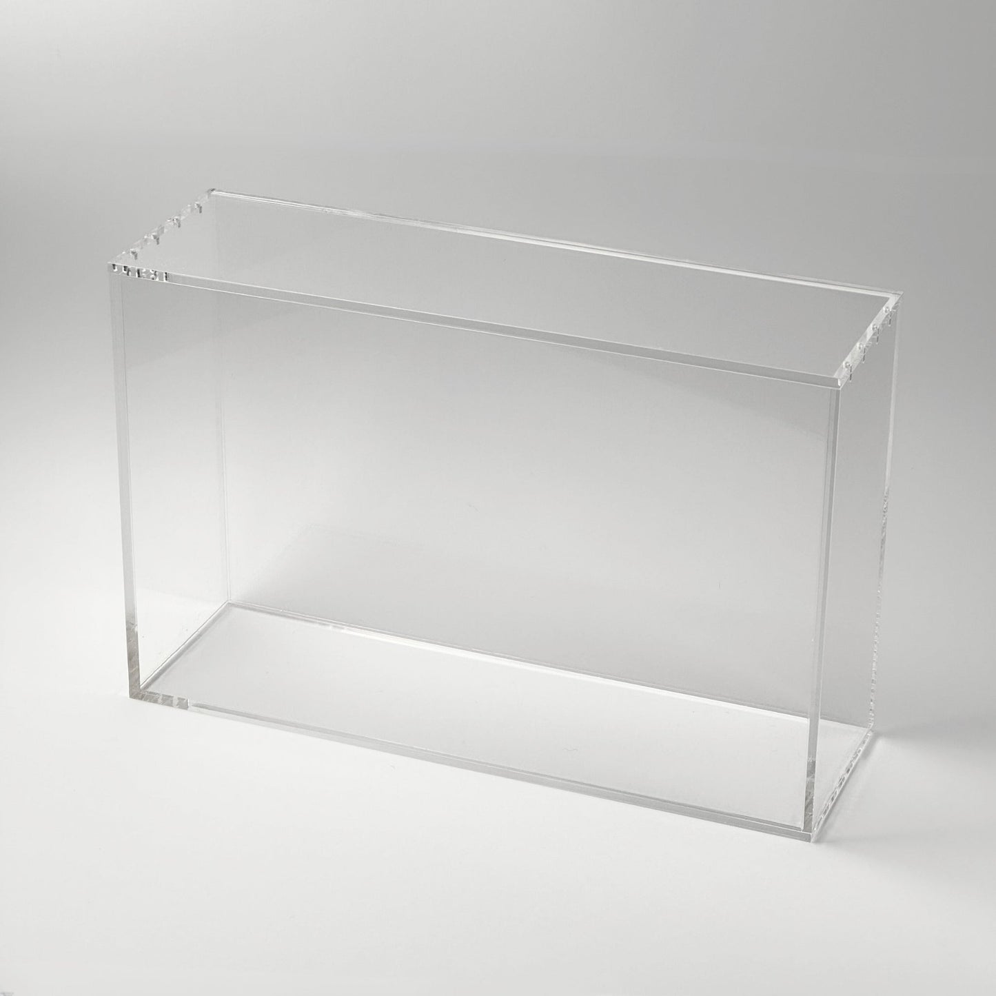 Pokemon Slim Fit Charizard Ultra Premium Collection Acrylic Case With Magnetic Lid - Ultra Premium Collection Acrylic Case - TCG Armour - ENG-CZDUPC