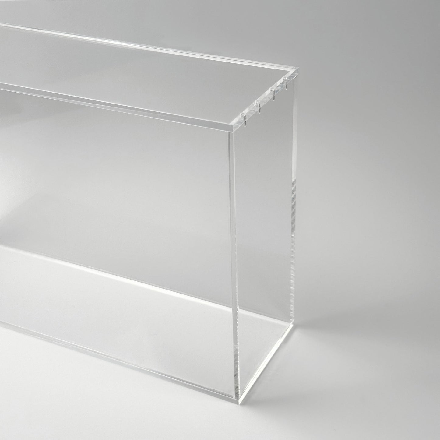 Pokemon Slim Fit Charizard Ultra Premium Collection Acrylic Case With Magnetic Lid - Ultra Premium Collection Acrylic Case - TCG Armour - ENG-CZDUPC